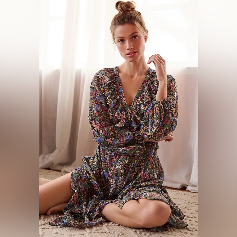 By Anthropologie Floral V-Neck Ruffle Long-Sleeve “Sleep” Dress size Medium